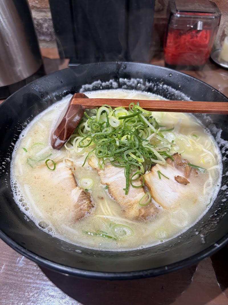 HAKATA RAMEN ADACHI 写真2