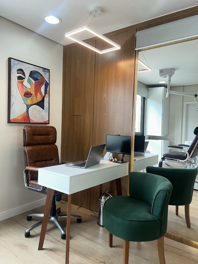 Dra Lara Lavin | Dentista Itaim Bibi - foto 3