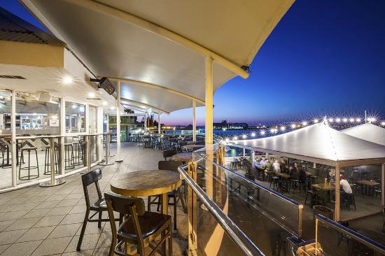 Queens Wharf Hotel