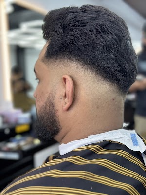 BROWN BOYS HAIRCUTS UNISEX SALON