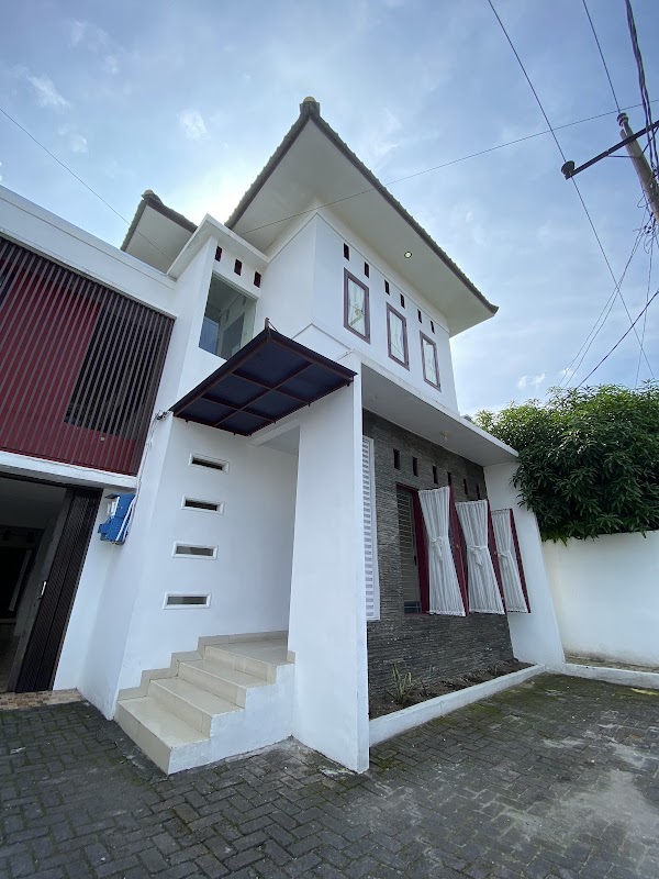 Kost karyawan eksklusif The Little White House Medan