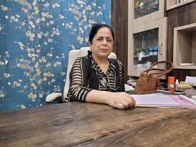 Dr. Kirti Kaura-Best Gynaecologist & Obstetrician Doctors In Bhilai - Image 3