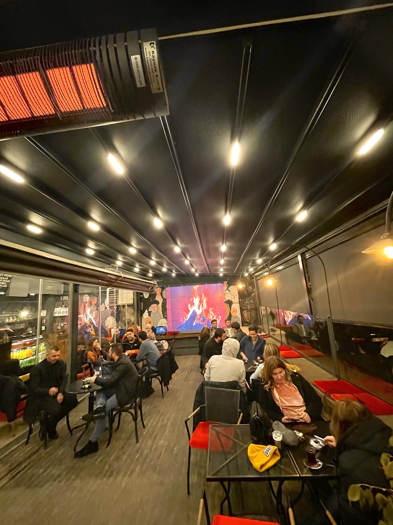 FILTER COFFE & ESPRESSO BAR & KAFE mekanı