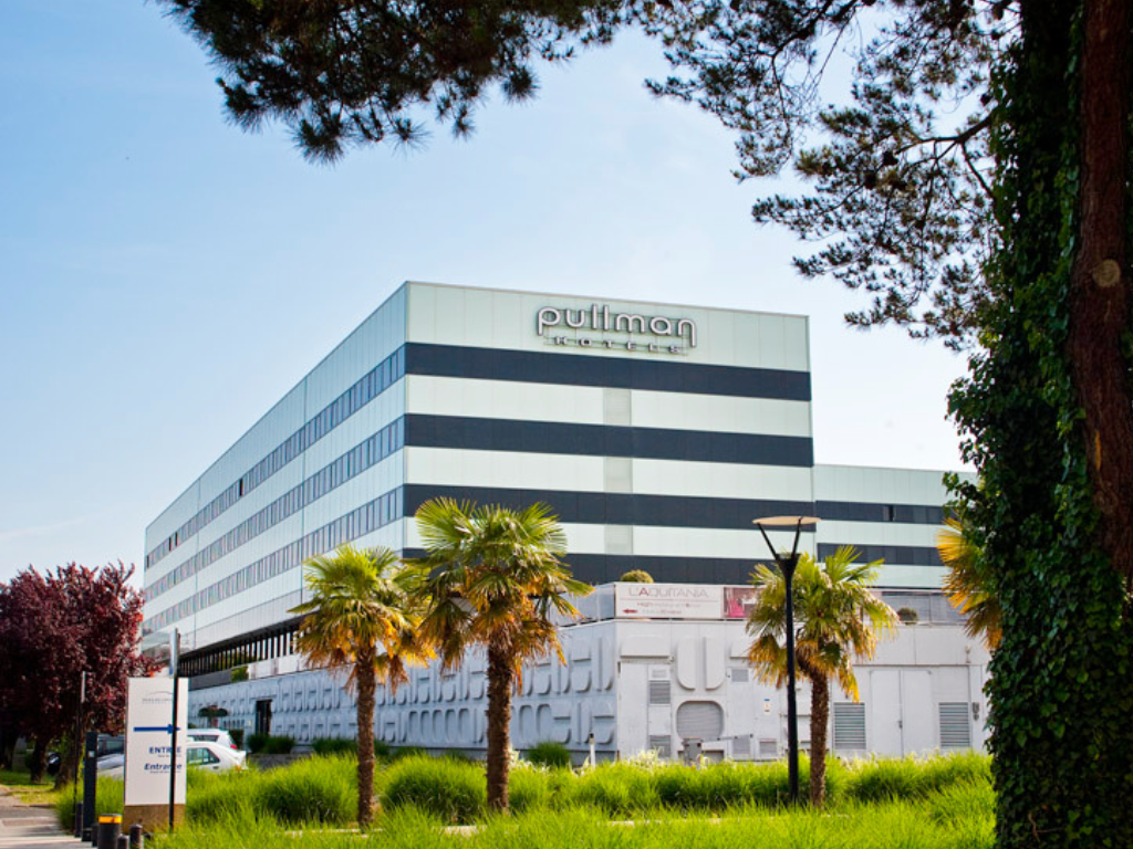 Pullman Bordeaux Lac, dog-friendly hotel in Bordeaux