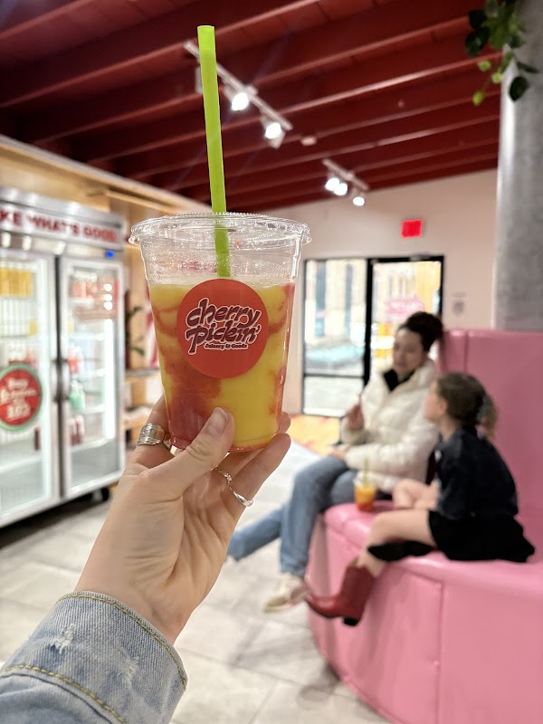 Photo by Lili Lambert