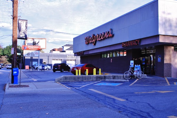 WALGREENS #02924 exterior