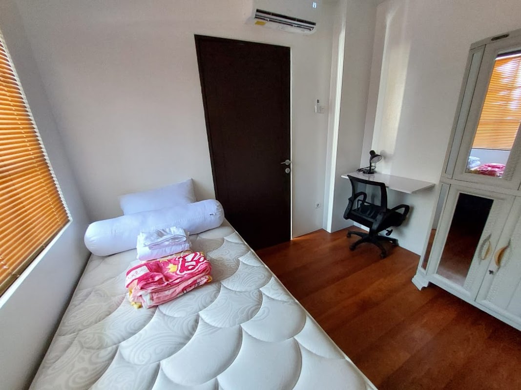 Kost MKG V / Gading Indah Utara V NH8 / 25 (KOST GIU V)