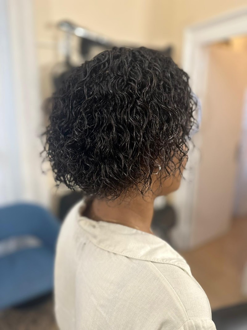 Nouch Paris Institute ✂