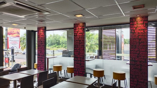 McDonald's Bandar Puteri Puchong DT