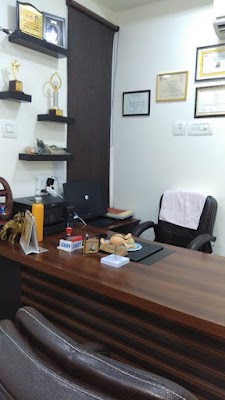 Akarsh Hospital | Best Gynaecology and Plastic Surgery Centre Hisar | Dr. Vishal Mohan Goyal | Dr. Meenakshi Goyal - Image 2