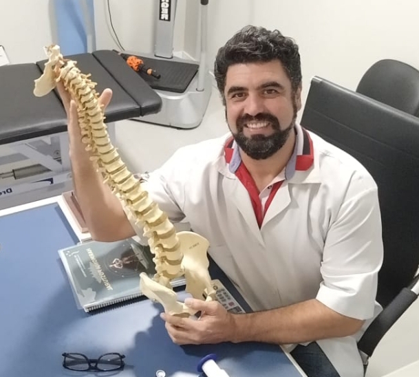 Foto de Jean Romagnoli - Osteopatia em Joinville / Fisioterapia / microfisioterapia
