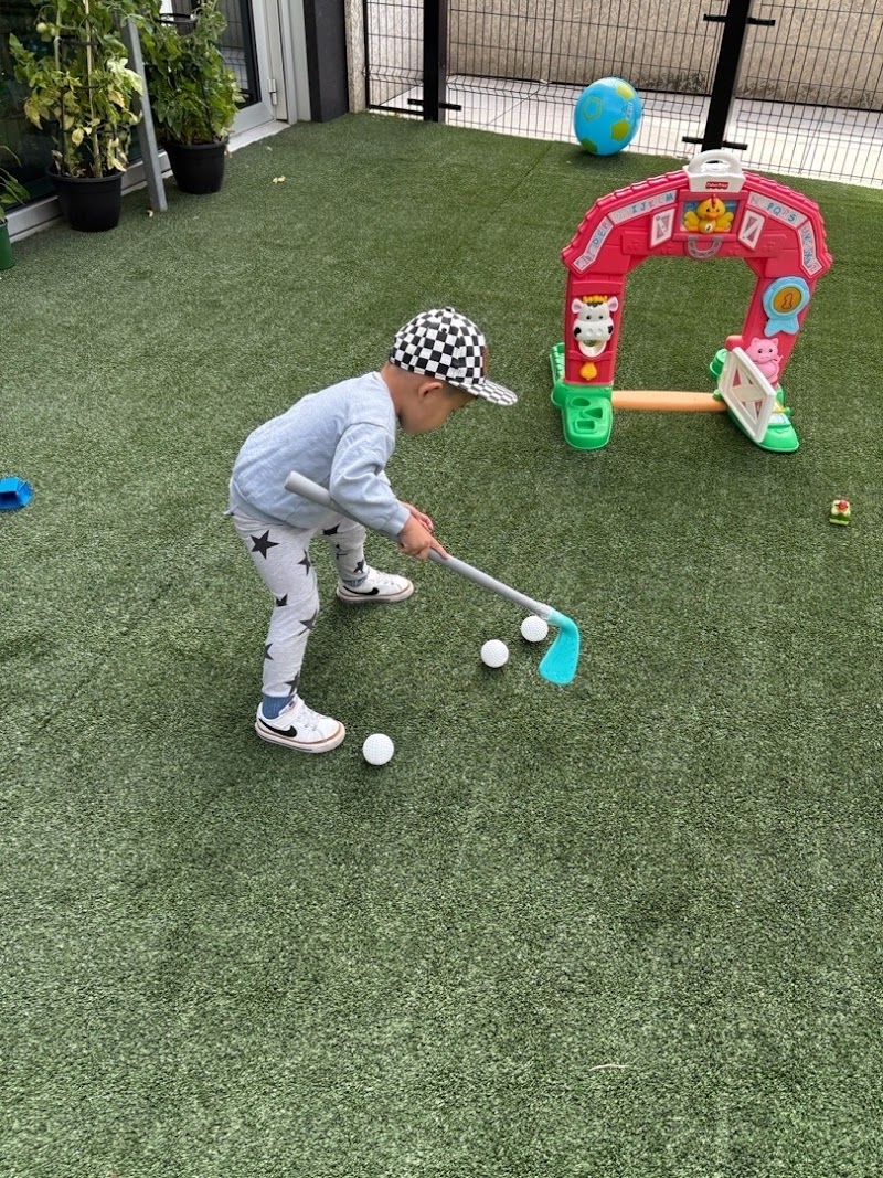 Les Petits Artistes Montessori Edmonton Centre Inc photo 2