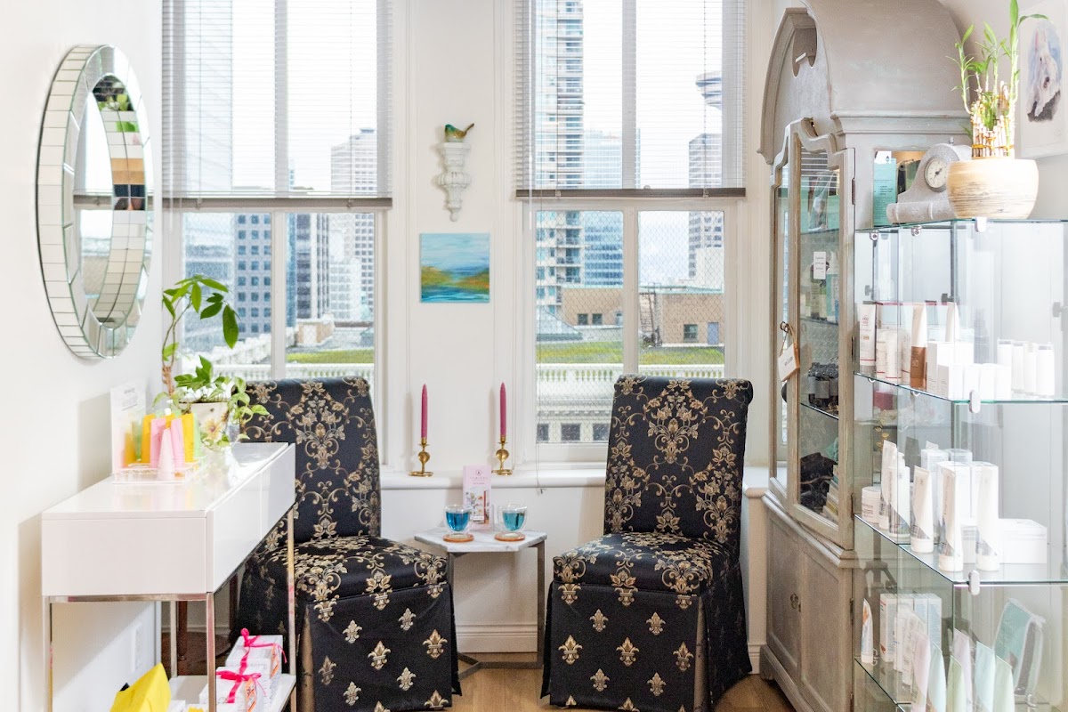 LUMIÈRE Spa Downtown Vancouver in 736 Granville Street , 10/F Suite 1028, Block, Vancouver, BC V6Z 1G3, Canada