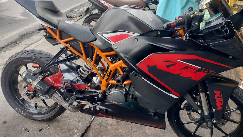 D.De Guzman Muffler Shop