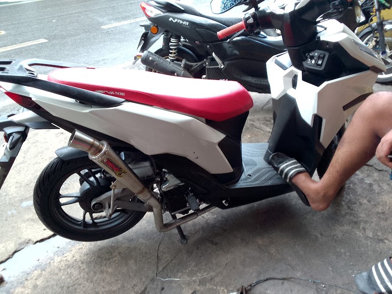 D.De Guzman Muffler Shop