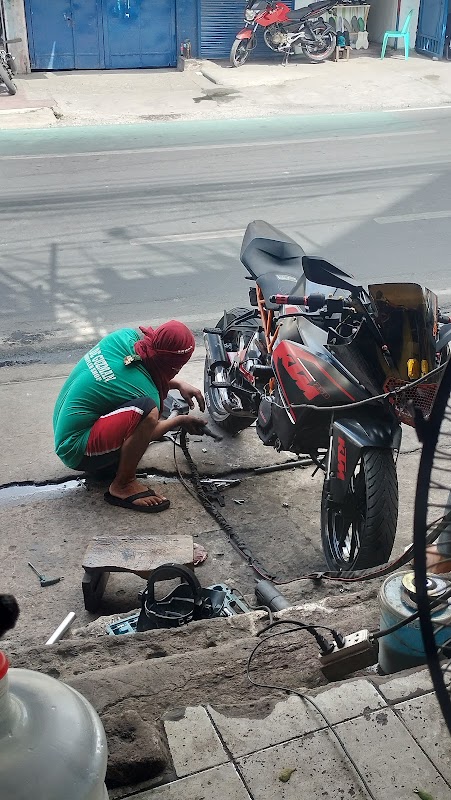 D.De Guzman Muffler Shop