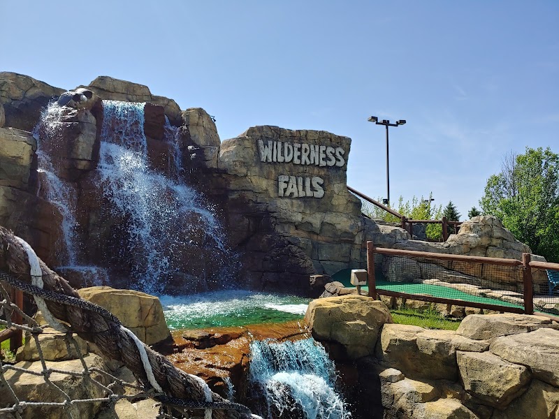 Wilderness Falls — Miniature Golf Course in Bolingbrook