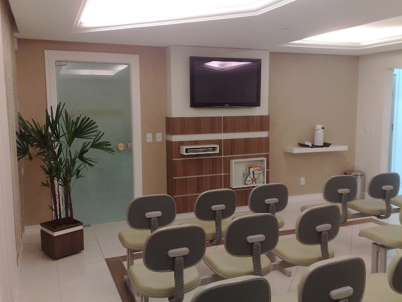 Clinica Odontológica | Dentista | Próteses | Implantes | Clareamento | Clinodente Porto Alegre - foto 2