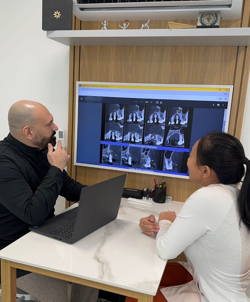 Dr Luiz Purger - Implante Dentário, Facetas em Cerâmica e Resina. Dor Orofacial, Siso, Carga Imediata, Estética Dental - foto 2