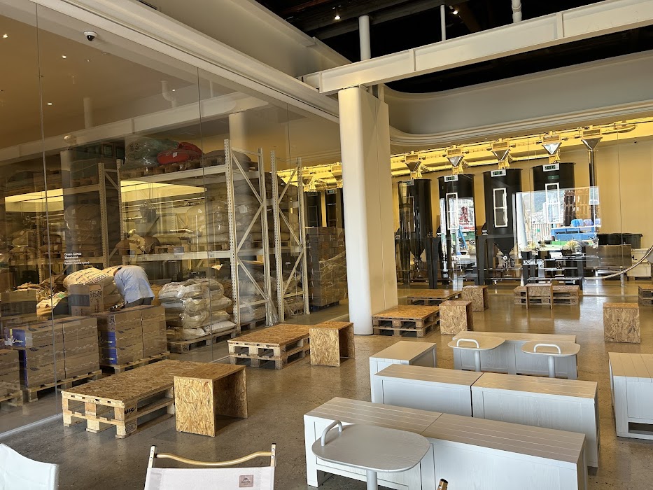 모모스커피 영도 로스터리&커피바 (Momos Coffee Yeongdo Roastery & Coffee Bar) fotoğraf 1