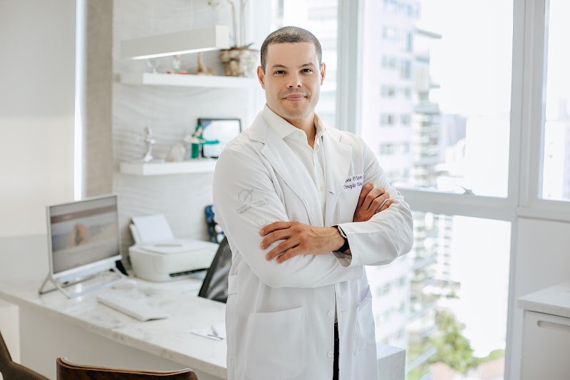 Dr. Vicente D’Aquino Neto - Cirurgião Plástico