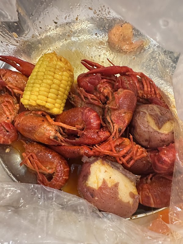 Wings Pier Seafood & Wings (Aurora Store) photo 2