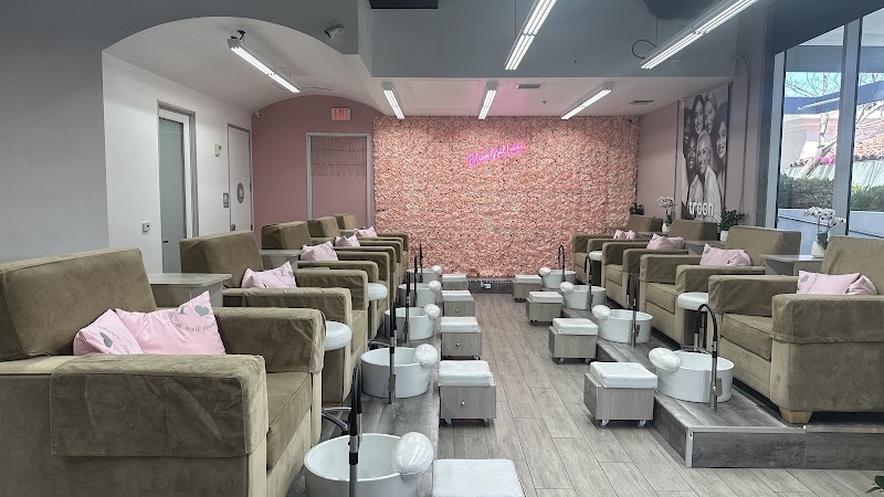 Blossom Nail Lounge