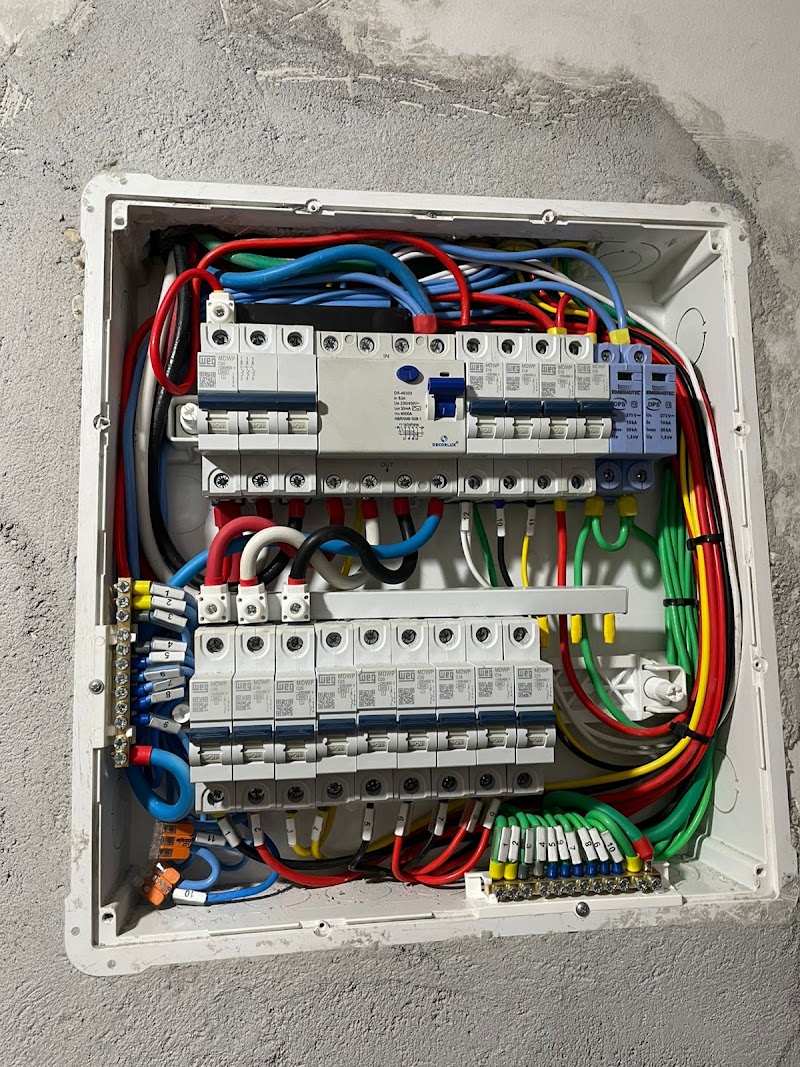 Foto de Eletricista Residencial Joinville
