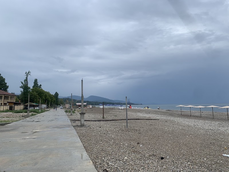 Пляж города Гудаута