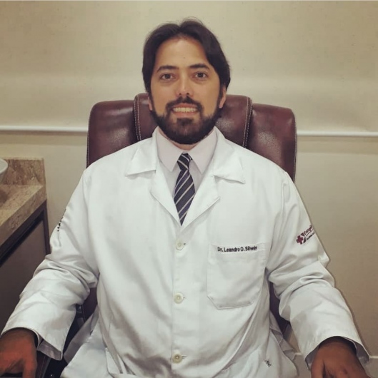 Dr. Leandro Oliveira Silveira, Ortopedista - Traumatologista