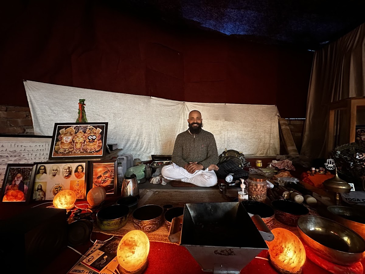 Bhagsu Yoga Institute