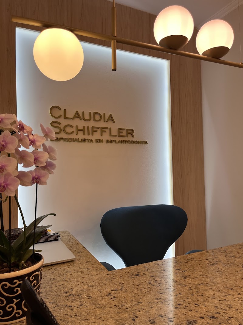 Dra. Claudia Schiffler/Implante Dental - foto 4