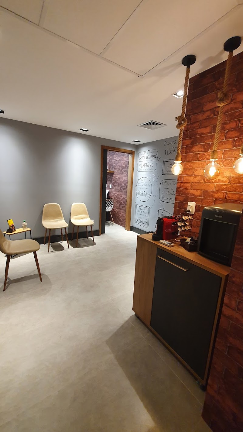 Dra. Camila Guimarães Odontologia Invisalign Barra da Tijuca Rio de Janeiro - foto 2