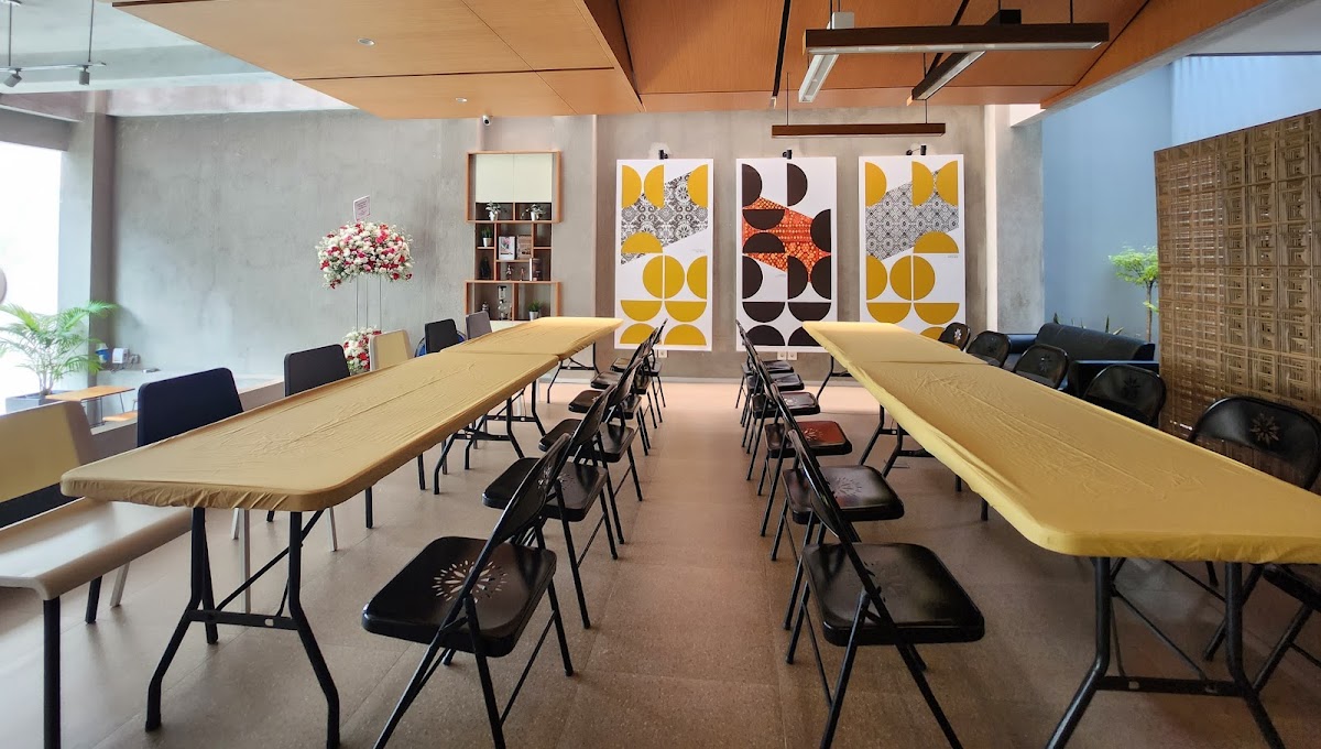 PRAYA COFFEE & COLIVING