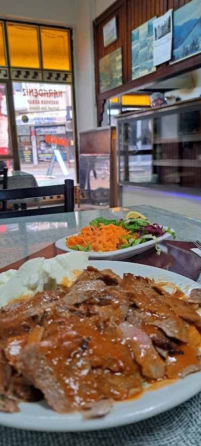 Karadeniz İskender Kebap Ve Pide Salonu - Restoran