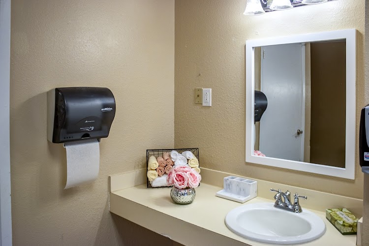 River Oaks Health and Rehabilitation Center