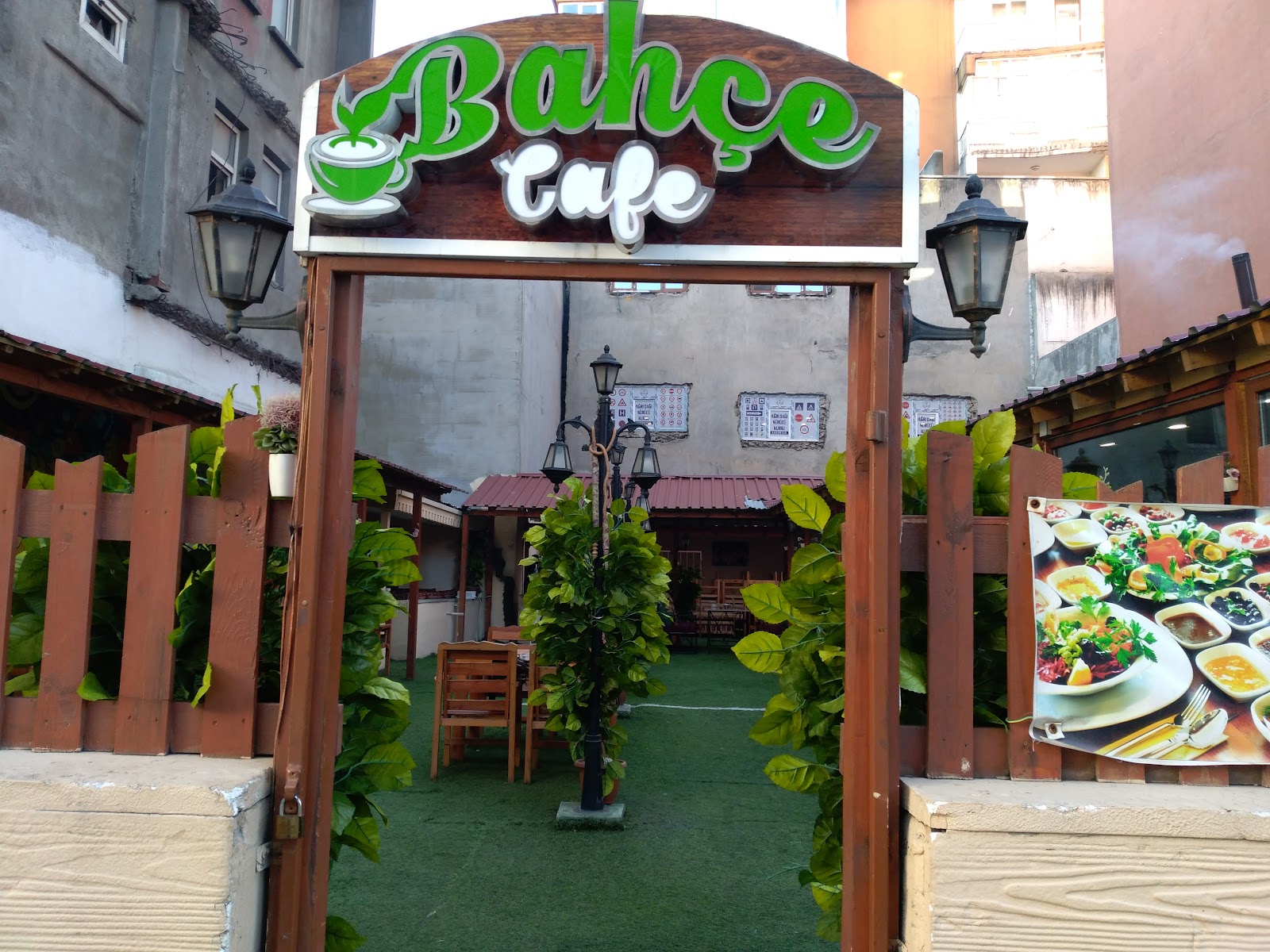 Bahçe Cafe&Nargile mekanı