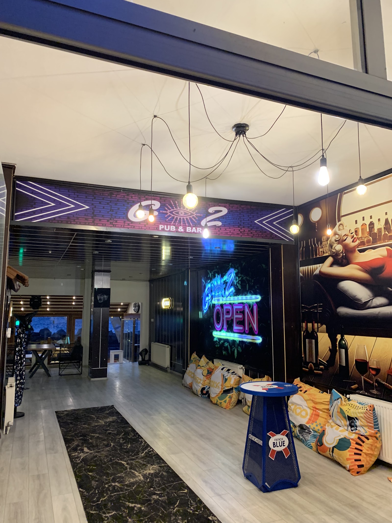 Göz Pub & Bar mekanı