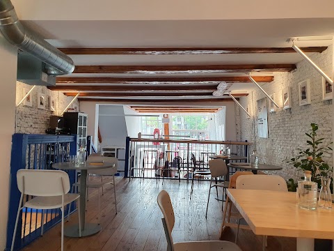 Blin Queen. Specialty pancakes, coffee & wine