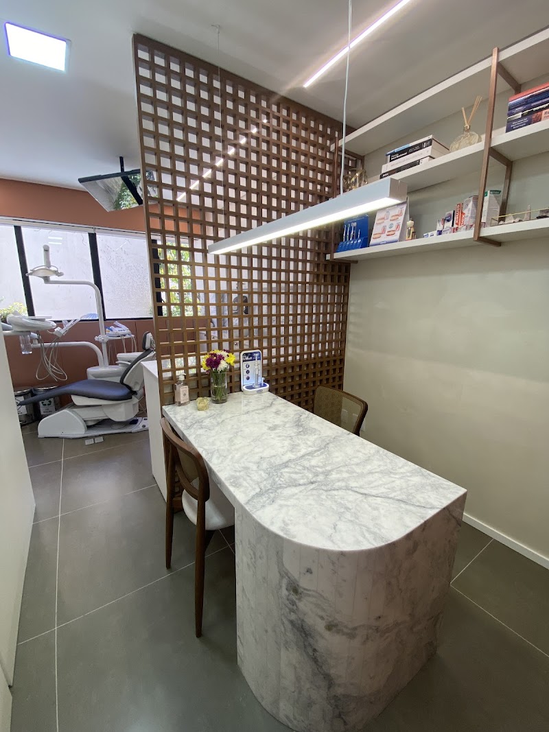 Dra Aline F Fogaça Odontologia - foto 2