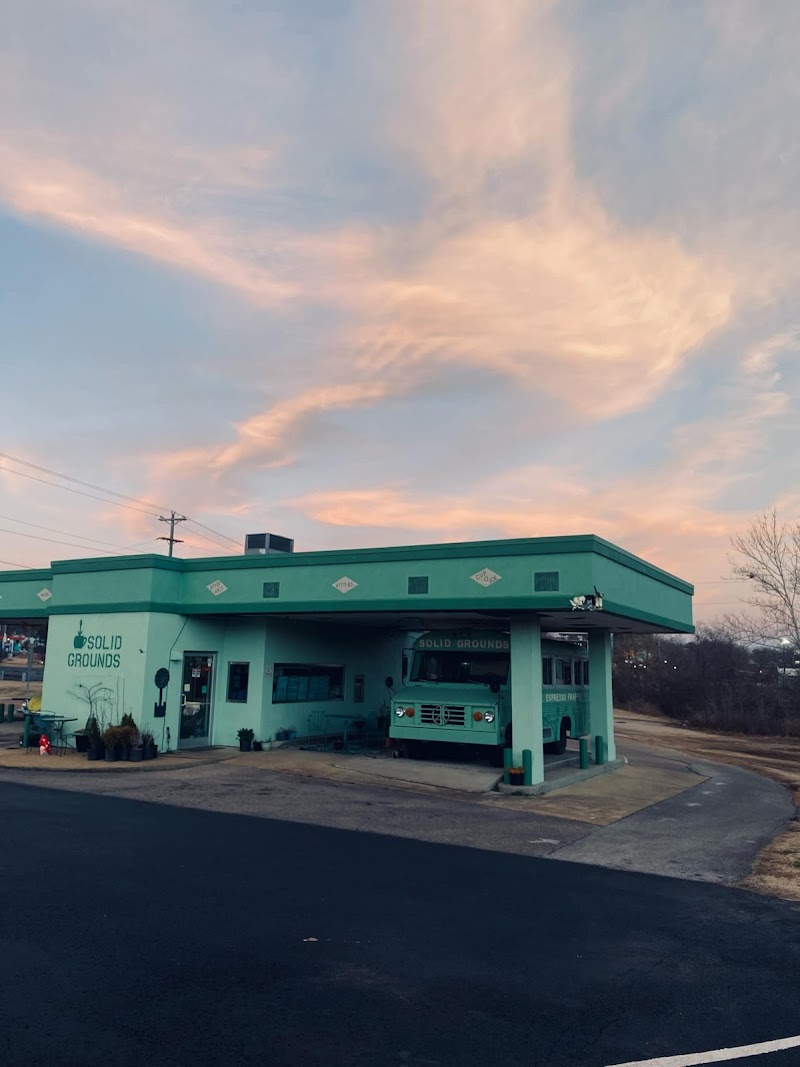 SOLID GROUNDS photo 3