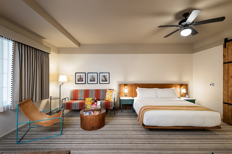 Texican Court, Valencia Hotel Collection photo 2