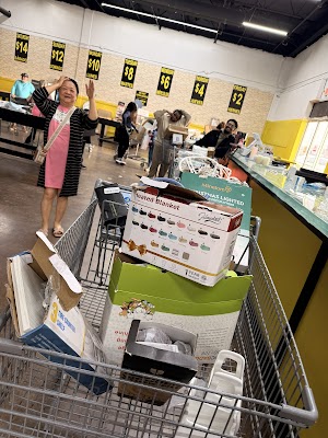 Crazy Buy Liquidation photo
