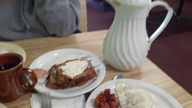 Sisters Mainstreet Cafe photo 3