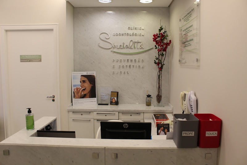 Dr. Lucas Kühlkamp | Implantes Dentários | Periodontia - Centro Florianópolis - foto 5