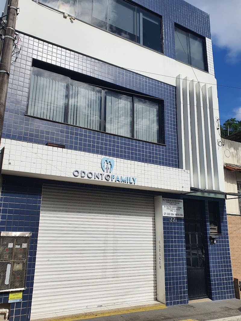 Clínica Odontofamily | Dentista Especialista em Implante Dentário Vitória ES