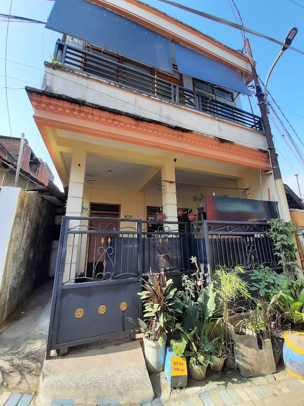 Kost Putra Bu Tatik