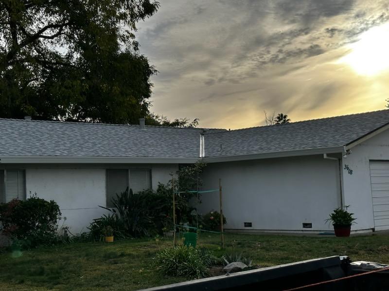 Los Reyes Roofing Inc photo 3