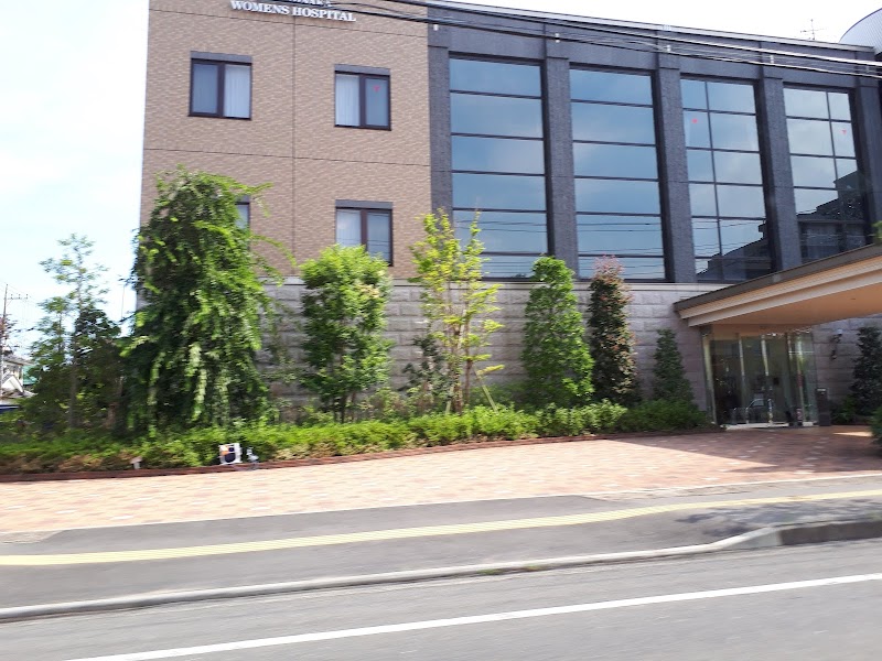 城山公園すずきクリニックの外観