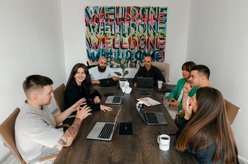 "well done" маркетингова агенція / marketing agency